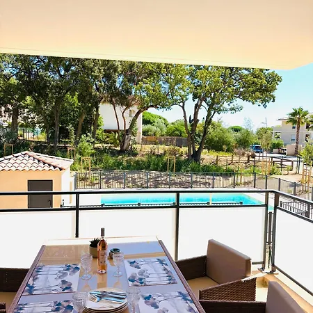 T2 Cabine, Terrasse Vue Piscine 公寓 *