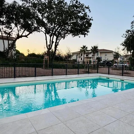 T2 Cabine, Terrasse Vue Piscine 公寓 *